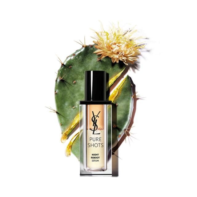 Yves Saint Laurent Pure Shots Night Reboot Serum 30 ml  ประโยชน์จากคุณสมบัติอันทรงอานุภาพของมูนไลต์แคคตัส (moonlight cactus) ซึ่งออกดอกเพียงปีละครั้ง และเบ่งบานอยู่เพียง 6 ชั่วโมง   ในช่วงเวลาอันมีค่านี้มูนไลต์แคคตัสจะปล่อยน้ำตาลที่ทรงประสิทธิภาพออกมา เซรั่มนี้ช่วยลดเลือนสัญญาณความอ่อนล้าจากวิถีชีวิตคนเมืองตั้งแต่เช้าวันรุ่งขึ้นหลังใช้คืนแรก