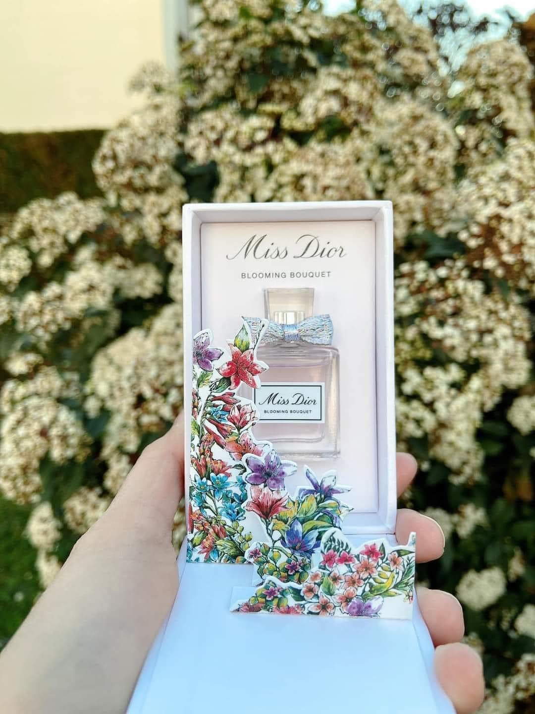 DIOR Miss Dior Blooming Bouquet Valentine's Limited Box EDT 5ml, Set miss dior, น้ำหอม Dior,Miss Dior Blooming Bouquet ,ของขวัญวันคริสมาสต์, ของขวัญวันปีใหม่,DIOR Miss Dior Blooming Bouquet Valentine's Limited Box EDT 5ml รีวิว,DIOR Miss Dior Blooming Bouquet Valentine's Limited Box EDT 5ml ราคา